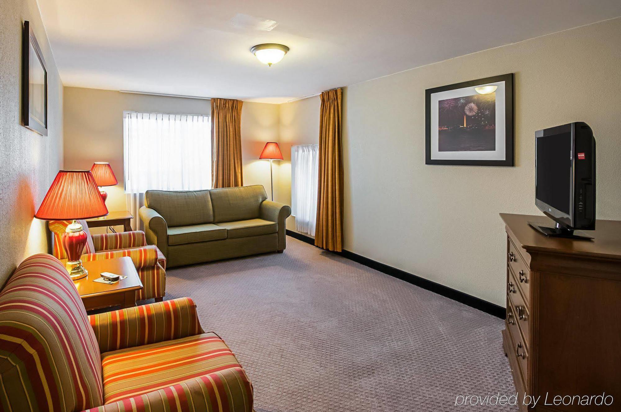 Quality Inn Near Potomac Mills Woodbridge Exterior photo